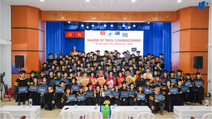 Lễ trao bằng tốt nghiệp chương trình Thạc sĩ Giáo dục, chuyên ngành Lý luận và phương pháp giảng dạy bộ môn tiếng Anh, chương trình liên kết giữa Trường Đại học Mở Thành phố Hồ Chí Minh với Đại học Edith Cowan (Úc) năm 2024.