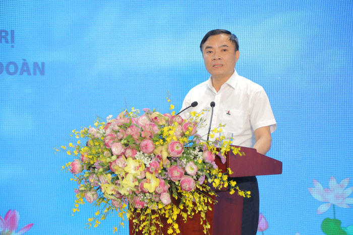 Đồng chí Lê Ngọc Sơn, Phó Bí thư Đảng uỷ, Tổng Giám đốc Petrovietnam phát động thi đua Học tập và làm theo tư tưởng, đạo đức, phong cách Hồ Chí Minh, phấn đấu hoàn thành vượt mức các chỉ tiêu Nghị quyết đại hội đảng bộ các cấp nhiệm kỳ 2020 - 2025. Anh 5-3.jpg