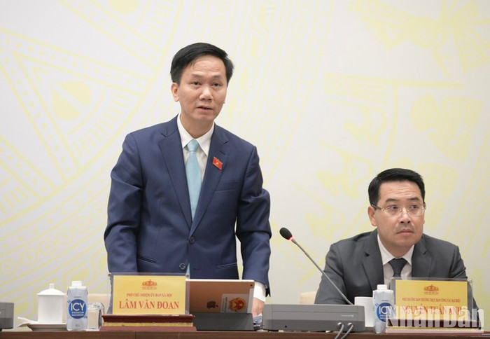 Ông Lâm Văn Đoan, Phó Chủ nhiệm Ủy ban Xã hội của Quốc hội phát biểu tại họp báo. (Ảnh: Duy Linh) Ông Lâm Văn Đoan, Phó Chủ nhiệm Ủy ban Xã hội của Quốc hội phát biểu tại họp báo. (Ảnh: Duy Linh)