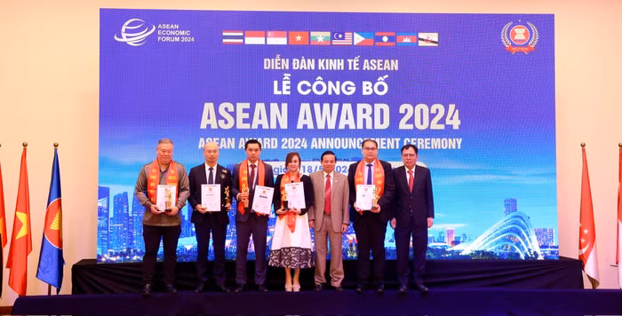 “ASEAN Award 2024” ghi nhận những cống hiến của những doanh nghiệp tiêu biểu có đóng góp tích cực phát triển kinh tế, an sinh xã hội, phát triển bền vững trong khu vực ASEAN.
