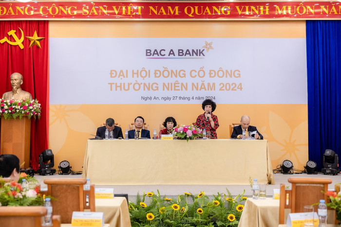 Ban Chủ tọa Đại hội đồng cổ đông thường niên BAC A BANK 2024 Ban Chủ tọa Đại hội đồng cổ đông thường niên BAC A BANK 2024