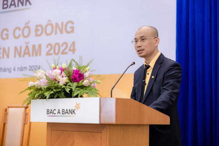 Ông Chu Nguyên Bình - Phó Tổng Giám đốc báo cáo tại Đại hội đồng cổ đông. Ông Chu Nguyên Bình - Phó Tổng Giám đốc báo cáo tại Đại hội đồng cổ đông.