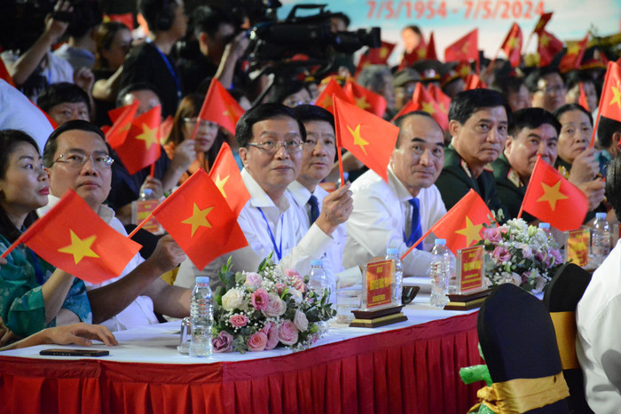 Đồng chí Trần Quang Dũng tham dự chương trình cầu truyền hình trực tiếp “Dưới là cờ Quyết Thắng” tại điểm cầu Điện Biên. 8 (1).JPG