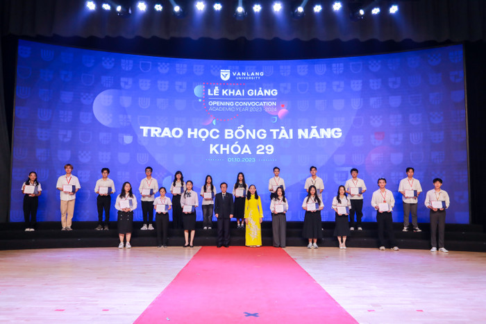 vlu-cong-bo-hoc-bong-tai-nang-nam-2024-a.jpg