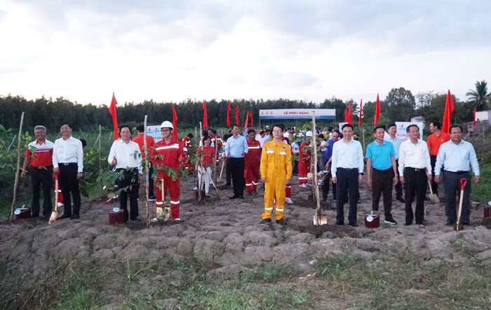 Petrovietnam phát động trồng cây phục hồi rừng tại Cà Mau 4-7.jpg