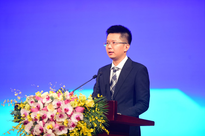 Ông Lê Việt Hòa - Giám đốc công ty VTC Online phát biểu khai mạc buổi lễ. Ông Lê Việt Hòa - Giám đốc công ty VTC Online phát biểu khai mạc buổi lễ.