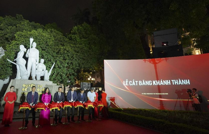 Ông Nguyễn Việt Hanh - Phó Tổng Giám đốc BAC A BANK tham gia tham gia Lễ cắt băng Buổi khai mạc trình chiếu 3D Bức tranh "Chiến dịch Điện Biên Phủ". Ông Nguyễn Việt Hanh - Phó Tổng Giám đốc BAC A BANK tham gia tham gia Lễ cắt băng Buổi khai mạc trình chiếu 3D Bức tranh "Chiến dịch Điện Biên Phủ".