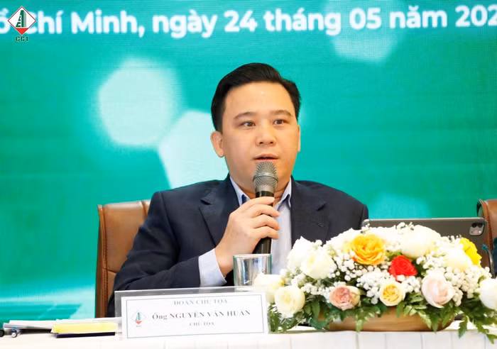 Ông Nguyễn Văn Huấn – Chủ tọa điều hành Đại hội đồng cổ đông thường niên năm 2024.