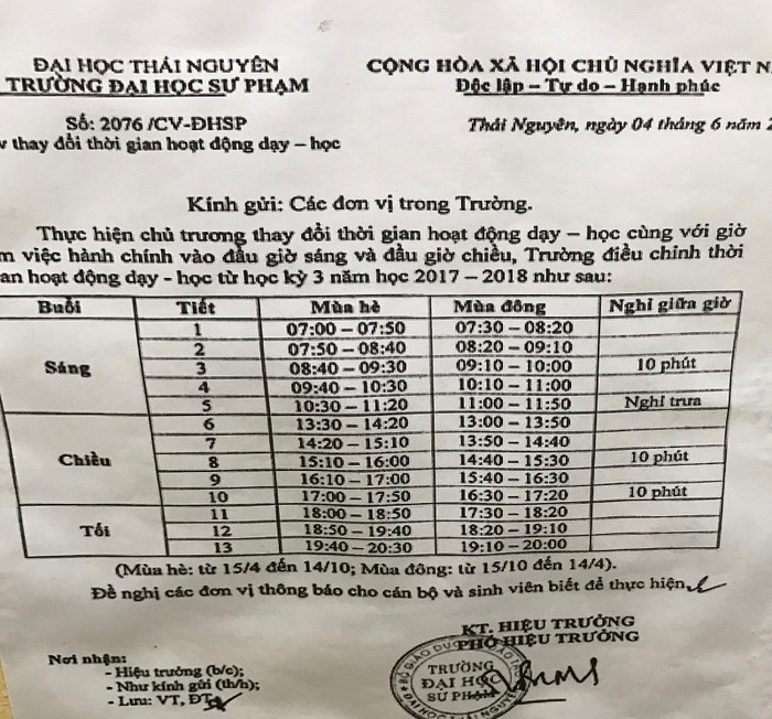 Công văn về việc thay đổi thời gian hoạt động dạy và học tại Trường Đại học Sư phạm Thái Nguyên. Ảnh do tác giả cung cấp Công văn về việc thay đổi thời gian hoạt động dạy và học tại Trường Đại học Sư phạm Thái Nguyên. Ảnh do tác giả cung cấp