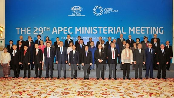 Phó thủ tướng, Bộ trưởng Ngoại giao Phạm Bình Minh cùng các đại biểu tham dự hội nghị AMM 29 chụp ảnh chung. Ảnh minh họa: TTXVN. Phó thủ tướng, Bộ trưởng Ngoại giao Phạm Bình Minh cùng các đại biểu tham dự hội nghị AMM 29 chụp ảnh chung. Ảnh minh họa: TTXVN.