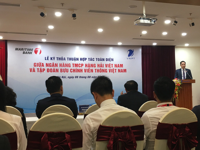 Ông Huỳnh Bửu Quang – Tổng Giám đốc Maritime Bank phát biểu tại buổi lễ Ông Huỳnh Bửu Quang – Tổng Giám đốc Maritime Bank phát biểu tại buổi lễ