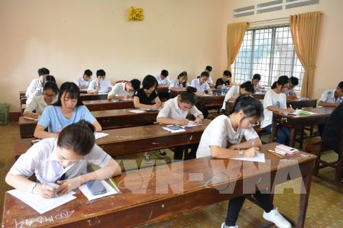 Thí sinh đang làm bài thi. Ảnh minh họa: TTXVN