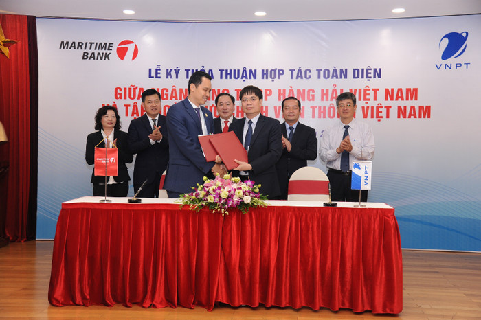Tập đoàn Bưu chính Viễn thông Việt Nam (VNPT) và Ngân hàng Thương mại cổ phần Hàng Hải Việt Nam (Maritime Bank) đã cùng ký kết thỏa thuận hợp tác toàn diện giữa hai bên Tập đoàn Bưu chính Viễn thông Việt Nam (VNPT) và Ngân hàng Thương mại cổ phần Hàng Hải Việt Nam (Maritime Bank) đã cùng ký kết thỏa thuận hợp tác toàn diện giữa hai bên
