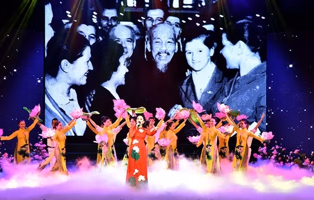 Hồi ức đặc biệt của người con gái kéo cờ trong giờ phút lịch sử giữa Ba Đình ảnh 4