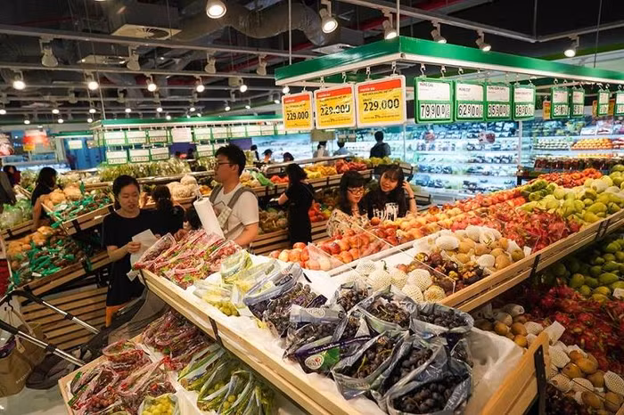 Mở thẻ VinID – MB Visa và mua sắm tại VinMart &amp; VinMart+ để nhận ngay những ưu đãi hấp dẫn trong chương trình “365 Ngày vui” tháng 8.
