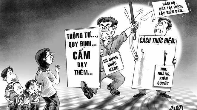 Những tiêu cực tại một số cơ sở đã ảnh hưởng đến cái nhìn của xã hội với nghề giáo. (Ảnh: Tuổi trẻ)