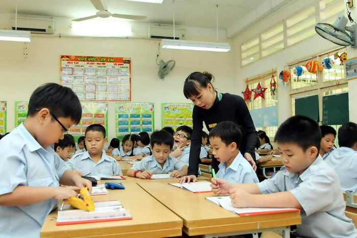 Thầy cô mong muốn được học sinh và phụ huynh tôn trọng. (Ảnh: Vietnamnet)