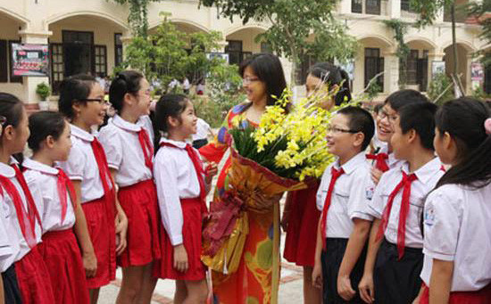 Món quà vô giá của thầy là những học trò tình nghĩa, tử tế, sống có trách nhiệm ảnh 2 Món quà vô giá của thầy là những học trò tình nghĩa, tử tế, sống có trách nhiệm ảnh 2