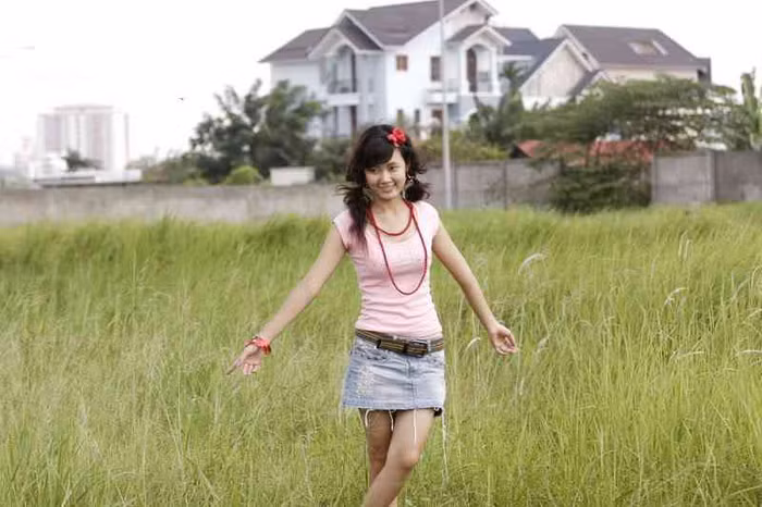 Ngày xưa, Midu sở hữu đôi mắt một mí...
