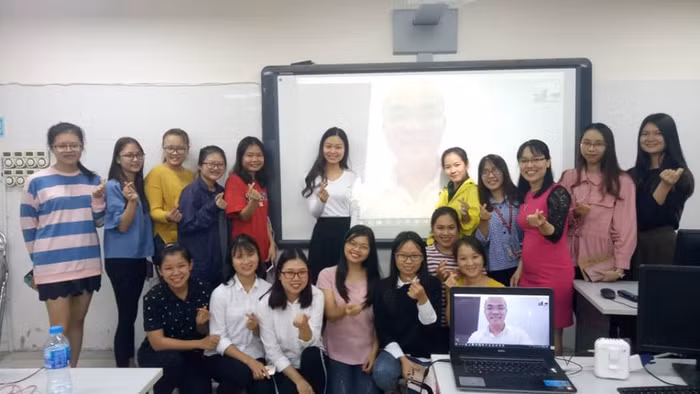 Cô giáo Cao Hồng Huệ, người truyền cảm hứng cho giáo viên dạy trực tuyến