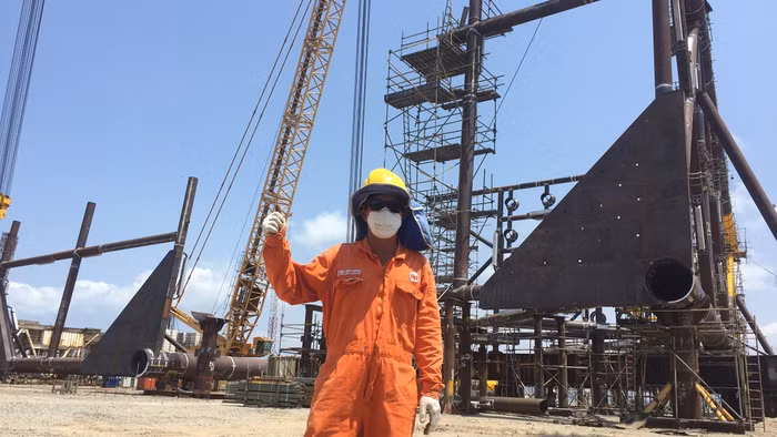 Anh Lê Văn Nin, thợ Lắp ráp Xí nghiệp Xây lắp (Vietsovpetro).