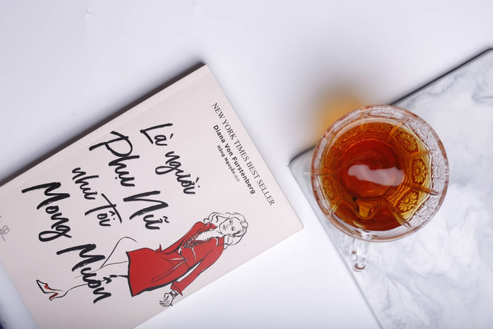 Cuốn sách “Là người phụ nữ như tôi mong muốn” của tác giả Diana Von Furstenberg. Cuốn sách “Là người phụ nữ như tôi mong muốn” của tác giả Diana Von Furstenberg.