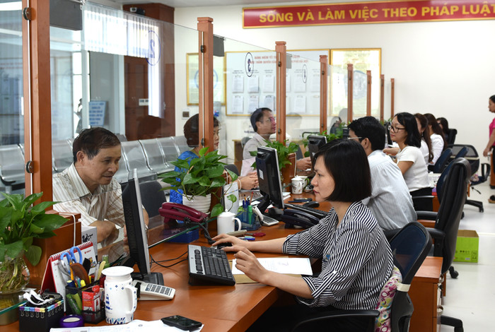 Người lao động cân nhắc khi quyết định nhận Bảo hiểm xã hội một lần. (Ảnh minh hoạ: Hanoimoi.com.vn) Người lao động cân nhắc khi quyết định nhận Bảo hiểm xã hội một lần. (Ảnh minh hoạ: Hanoimoi.com.vn)