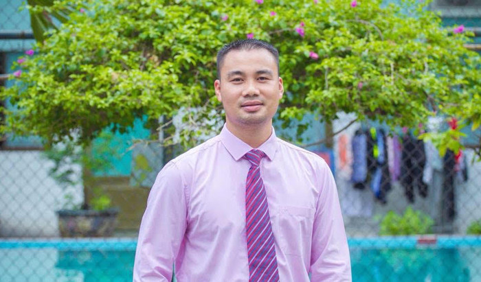 Thầy Trần Văn Bình – Tổ trưởng chuyên môn Toán, Trường trung học cơ sở-trung học phổ thông Hồng Đức (Quận Tân Phú, Thành phố Hồ Chí Minh). (Ảnh do tác giả cung cấp)