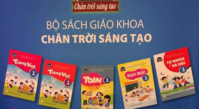 Bộ sách giáo khoa “Chân trời sáng tạo”. (Ảnh: Hanoimoi.com.vn) Bộ sách giáo khoa “Chân trời sáng tạo”. (Ảnh: Hanoimoi.com.vn)