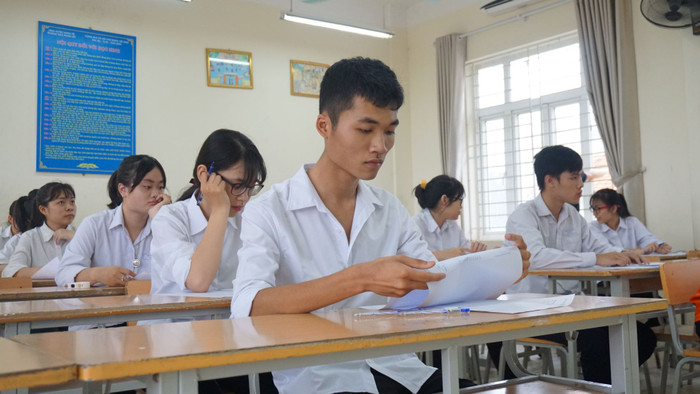 Thi hay xét tốt nghiệp cũng phải học! Thi hay xét tốt nghiệp cũng phải học!