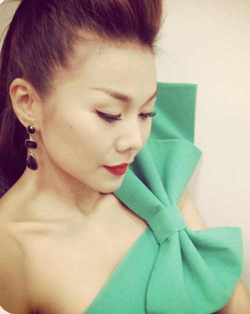 Và nhờ đó bờ vai cũng càng thêm sức hút Và nhờ đó bờ vai cũng càng thêm sức hút