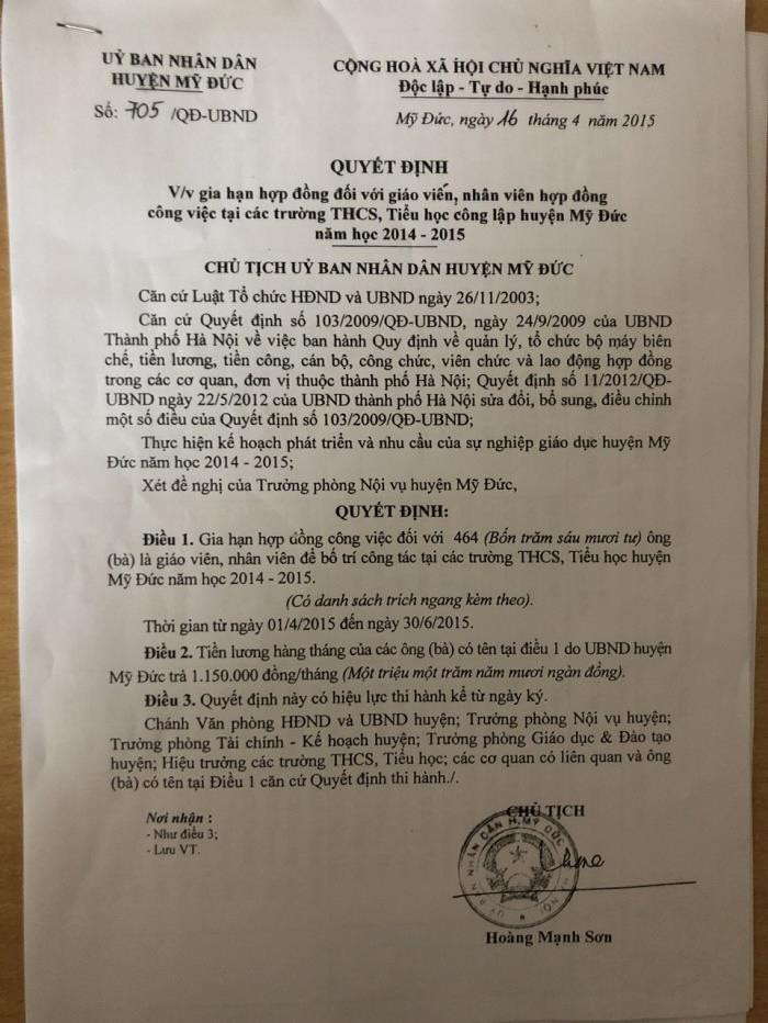 Năm 2015, Ủy ban Nhân dân huyện Mỹ Đức gia hạn với 464 giáo viên hợp đồng với mức lương 1.150.000 đồng và không được đóng bảo hiểm (Ảnh: V.N) Năm 2015, Ủy ban Nhân dân huyện Mỹ Đức gia hạn với 464 giáo viên hợp đồng với mức lương 1.150.000 đồng và không được đóng bảo hiểm (Ảnh: V.N)