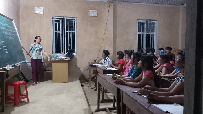 Lớp học đã thay đổi phần nào cuộc sống của bà con nơi đây (Ảnh:H.H) Lớp học đã thay đổi phần nào cuộc sống của bà con nơi đây (Ảnh:H.H)