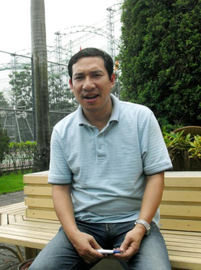 Quang Thắng lo lắng chương trình của mình bị phát sóng. Quang Thắng lo lắng chương trình của mình bị phát sóng.