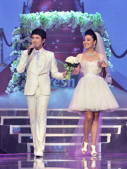 Minh Quân: "Cặp đôi hoàn hảo không phải chương trình tìm ra giọng hát hoàn hảo. Các ca sỹ đến trình diễn đâu phải họ xin được tham gia, mà chúng tôi được mời đàng hoàng". Minh Quân: "Cặp đôi hoàn hảo không phải chương trình tìm ra giọng hát hoàn hảo. Các ca sỹ đến trình diễn đâu phải họ xin được tham gia, mà chúng tôi được mời đàng hoàng".