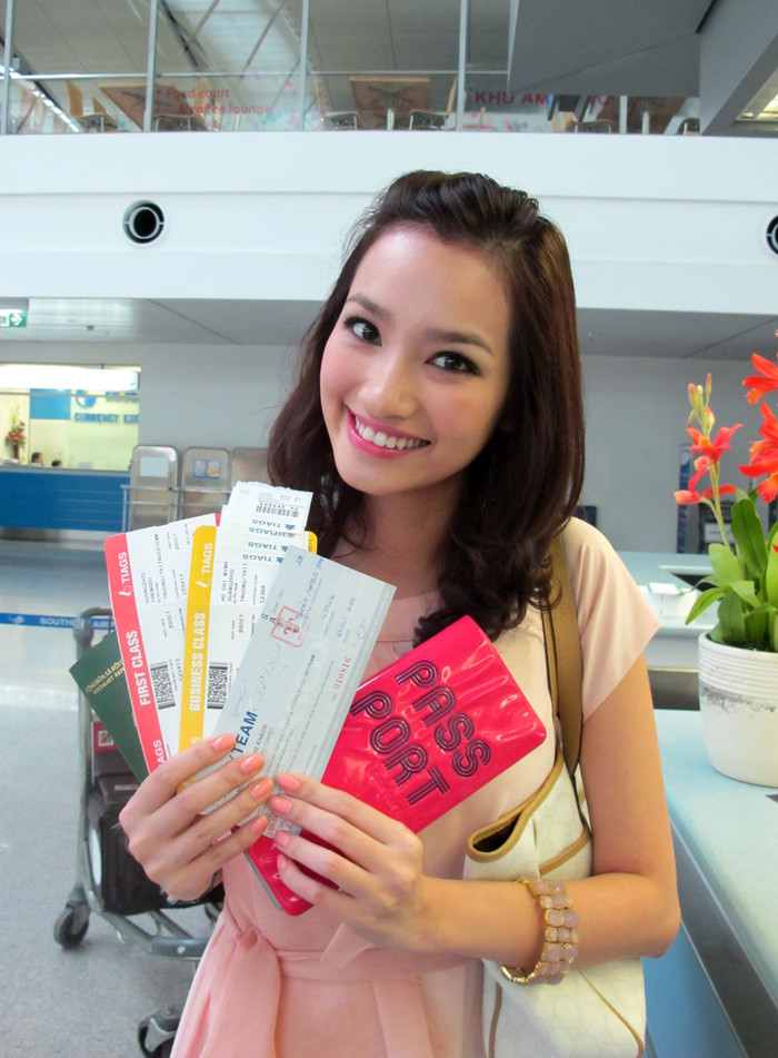 Hoàn thành xong các thủ tục. Trương Tri Trúc Diễm sinh năm 1987, có chiều cao 1m74, số đo hình thể khá chuẩn 83-60-90, vốn tiếng Anh lưu loát. Cô tốt nghiệp khoa Quản trị Marketing trường Cao đẳng Quốc tế Cetana PSB Hoàn thành xong các thủ tục. Trương Tri Trúc Diễm sinh năm 1987, có chiều cao 1m74, số đo hình thể khá chuẩn 83-60-90, vốn tiếng Anh lưu loát. Cô tốt nghiệp khoa Quản trị Marketing trường Cao đẳng Quốc tế Cetana PSB