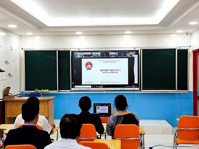 Một điểm cầu trực tuyến tham dự hội nghị sơ kết học kỳ 1 bậc trung học (ảnh: CTV)