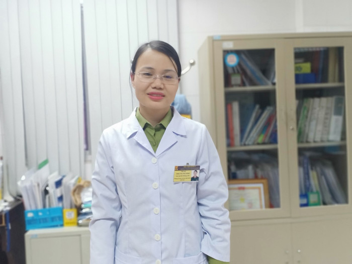 Tiến sĩ Đinh Thị Thu Hằng nhiều ngày làm việc quên ăn, quên ngủ (Ảnh:Vũ Ninh) Tiến sĩ Đinh Thị Thu Hằng nhiều ngày làm việc quên ăn, quên ngủ (Ảnh:Vũ Ninh)