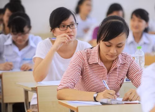 Thời điểm khai mạc hội thi, kỳ thi thường vào sáng sớm gây bất tiện cho cả học sinh và thầy cô giáo. (Ảnh: giaoduc.net.vn)