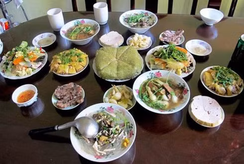 Tùy điều kiện từng gia đình để chuẩn bị mâm cỗ cúng Rằm tháng Giêng cho phù hợp. (Ảnh minh họa: Giadinh.net.vn)