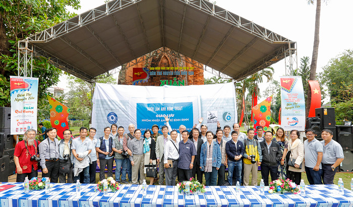 Chụp ảnh giao lưu của Nhóm Nhiếp ảnh Trẻ Bình Định và Chi hội Nghệ sĩ nhiếp ảnh Việt Nam Thành phố Hồ Chí Minh 6.