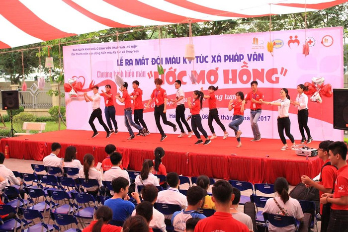 Hoạt động hiến máu ý nghĩa diễn ra trong khuôn viên Ký túc xá. Hoạt động hiến máu ý nghĩa diễn ra trong khuôn viên Ký túc xá.