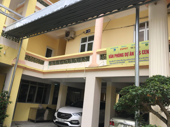 Văn phòng tuyển sinh hệ văn bằng 2 tiếng Anh Đại học Chu Văn An nằm trên tầng 2 của một trung tâm ở quận Hà Đông. Ảnh: V.P. Văn phòng tuyển sinh hệ văn bằng 2 tiếng Anh Đại học Chu Văn An nằm trên tầng 2 của một trung tâm ở quận Hà Đông. Ảnh: V.P.