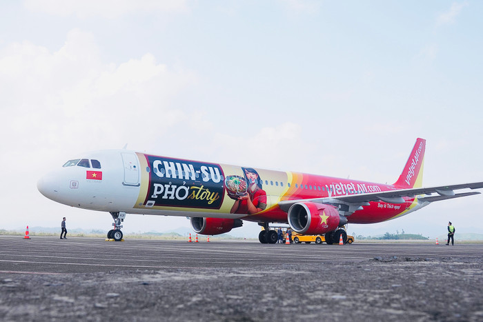 Tàu bay Vietjet mang hình ảnh CHIN-SU Phở Story IMG_6812.JPG
