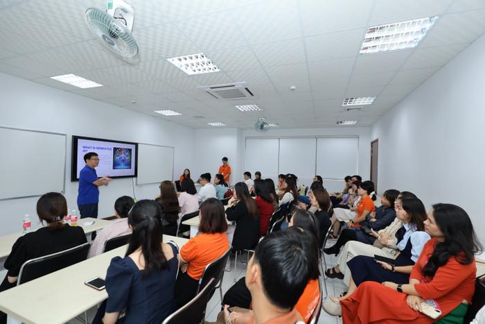 Một phiên báo cáo tham luận tại FPT Educamp năm 2023. 52-63 TCBC FPT Educamp 2024_anh 2.JPG
