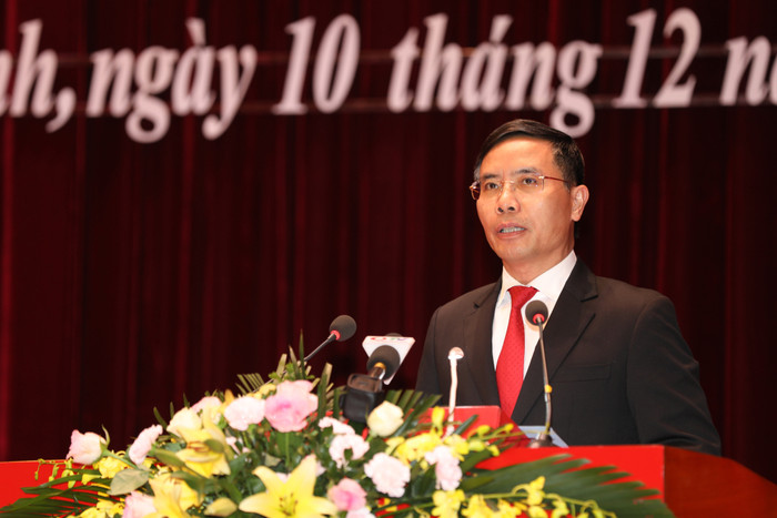 Tân Chủ tịch Ủy ban nhân dân tỉnh Quảng Ninh Phạm Đức Ấn phát biểu nhận nhiệm vụ.