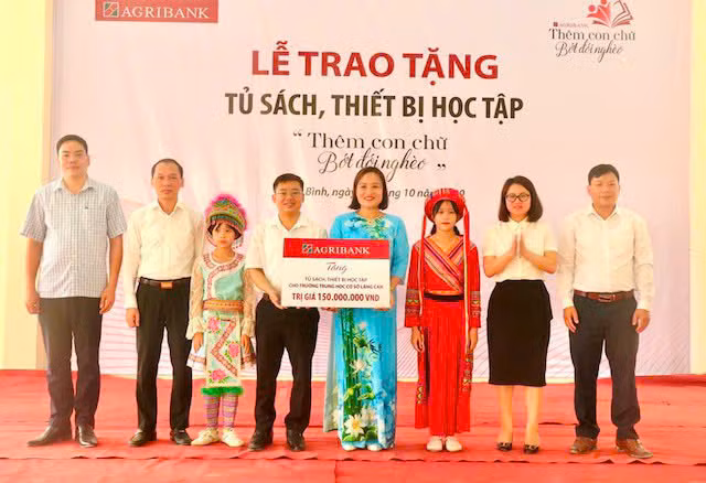 Chương trình “Thêm con chữ, bớt đói nghèo” góp phần thực hiện ước mơ của nhiều trẻ em trên khắp mọi miền Tổ quốc.