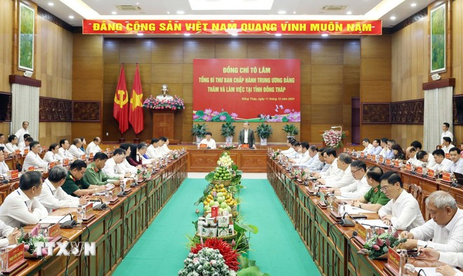 Tổng Bí thư Tô Lâm chủ trì buổi làm việc với Ban Chấp hành Đảng bộ tỉnh Đồng Tháp. (Ảnh: Thống Nhất/TTXVN) Tổng Bí thư Tô Lâm chủ trì buổi làm việc với Ban Chấp hành Đảng bộ tỉnh Đồng Tháp. (Ảnh: Thống Nhất/TTXVN)