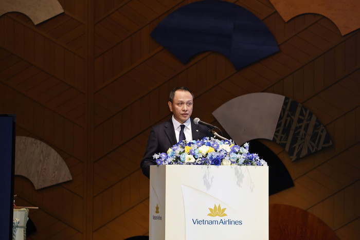 Tổng giám đốc Vietnam Airlines Lê Hồng Hà phát biểu tại buổi lễ. 4. Tổng giám đốc Vietnam Airlines Lê Hồng Hà phát biểu tại buổi lễ.JPG