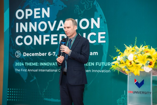 Giáo sư Edmund J. Malesky - Giám đốc Trung tâm Phát triển Quốc tế Trường Chính sách công Sanford Đại học Duke (Hoa Kỳ). (Ảnh: PV/Vietnam+)